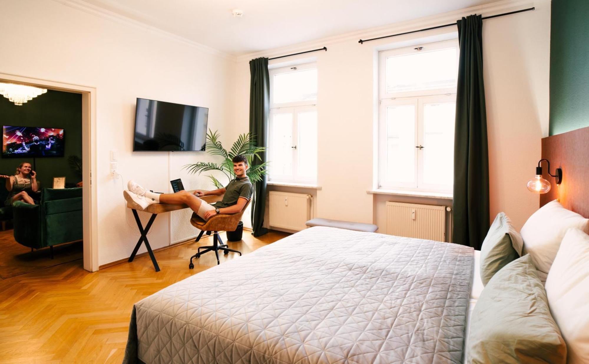 Rebelrents #4 Design Trifft Komfort - Einzigartiges Ferienapartment In Der Nahe Des Hauptbahnhofs Halle  Ngoại thất bức ảnh
